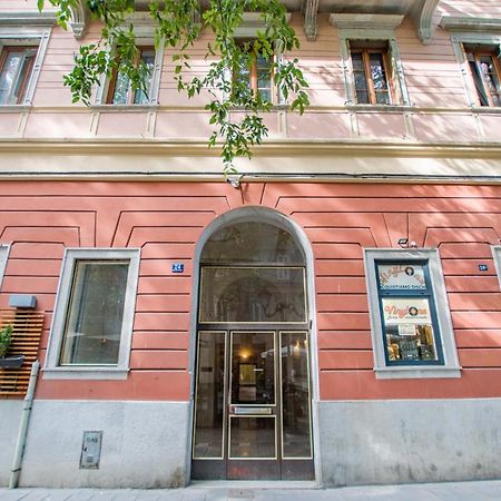 Apartamento Viale 24 Trieste Exterior foto