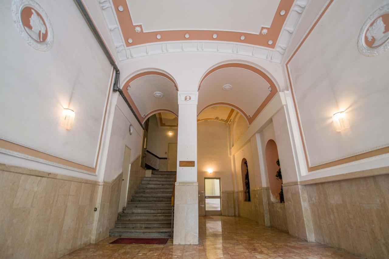 Apartamento Viale 24 Trieste Exterior foto